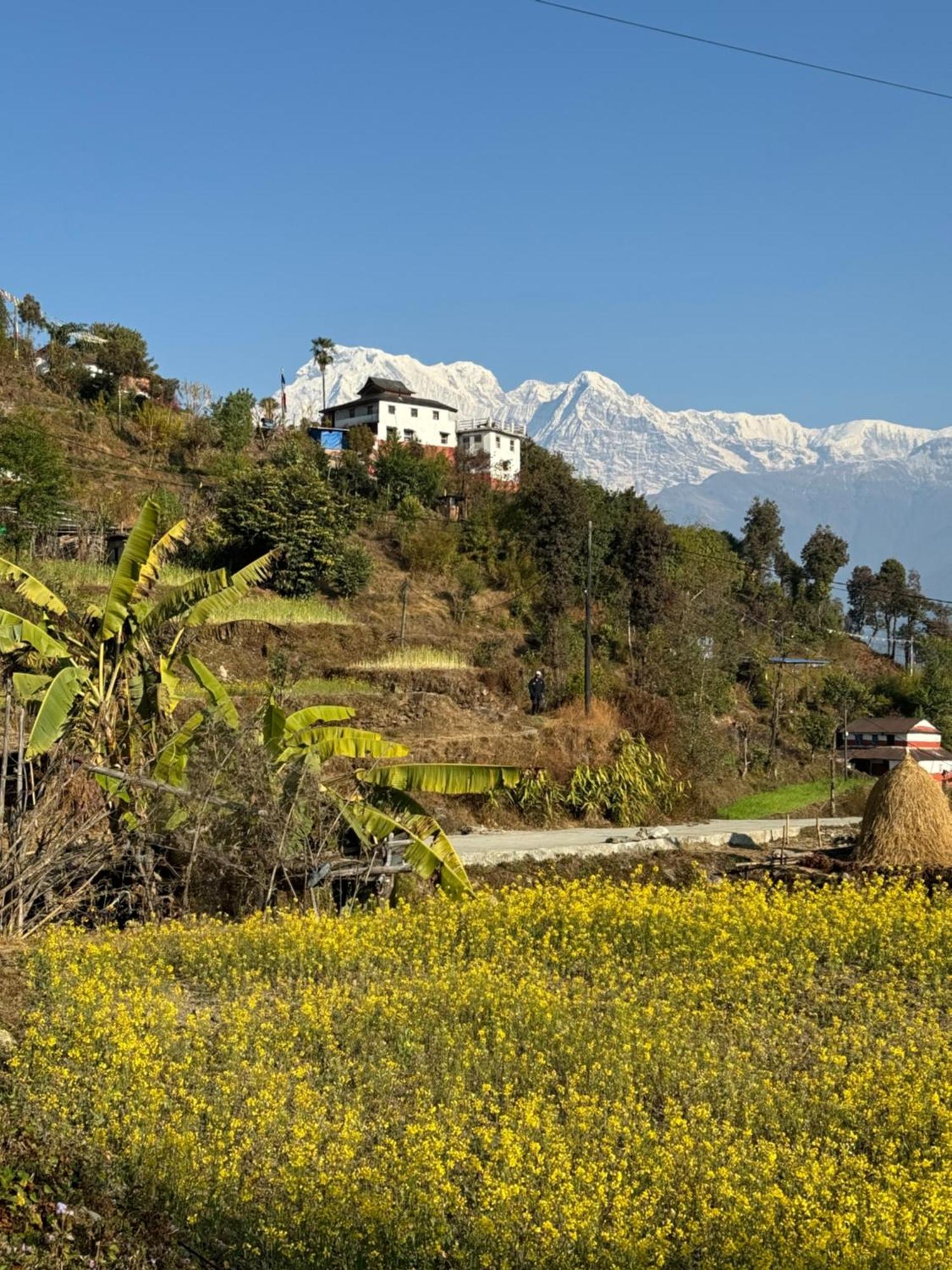 Es Deurali Resort Pokhara Zewnętrze zdjęcie
