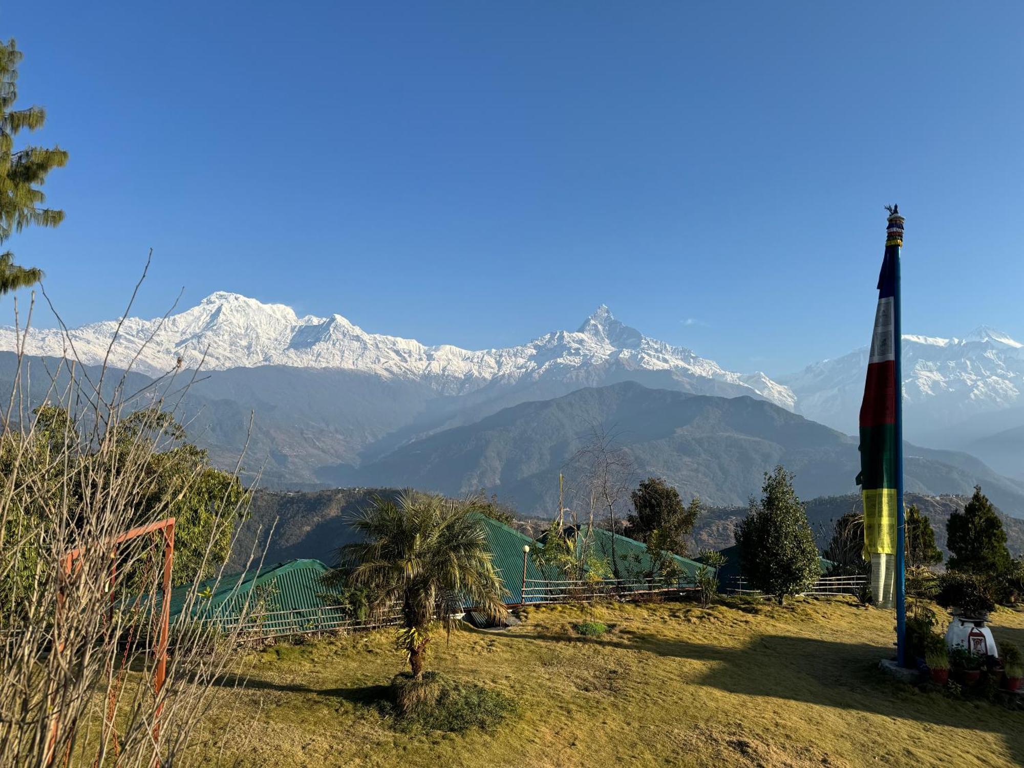 Es Deurali Resort Pokhara Zewnętrze zdjęcie