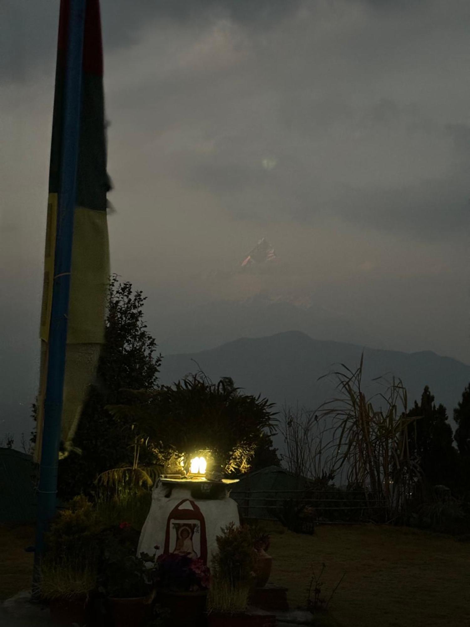 Es Deurali Resort Pokhara Zewnętrze zdjęcie
