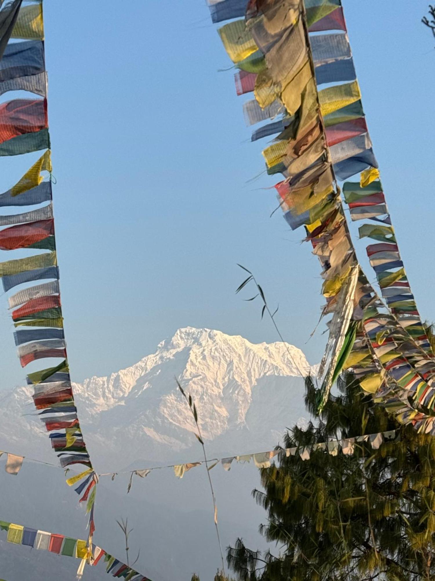 Es Deurali Resort Pokhara Zewnętrze zdjęcie