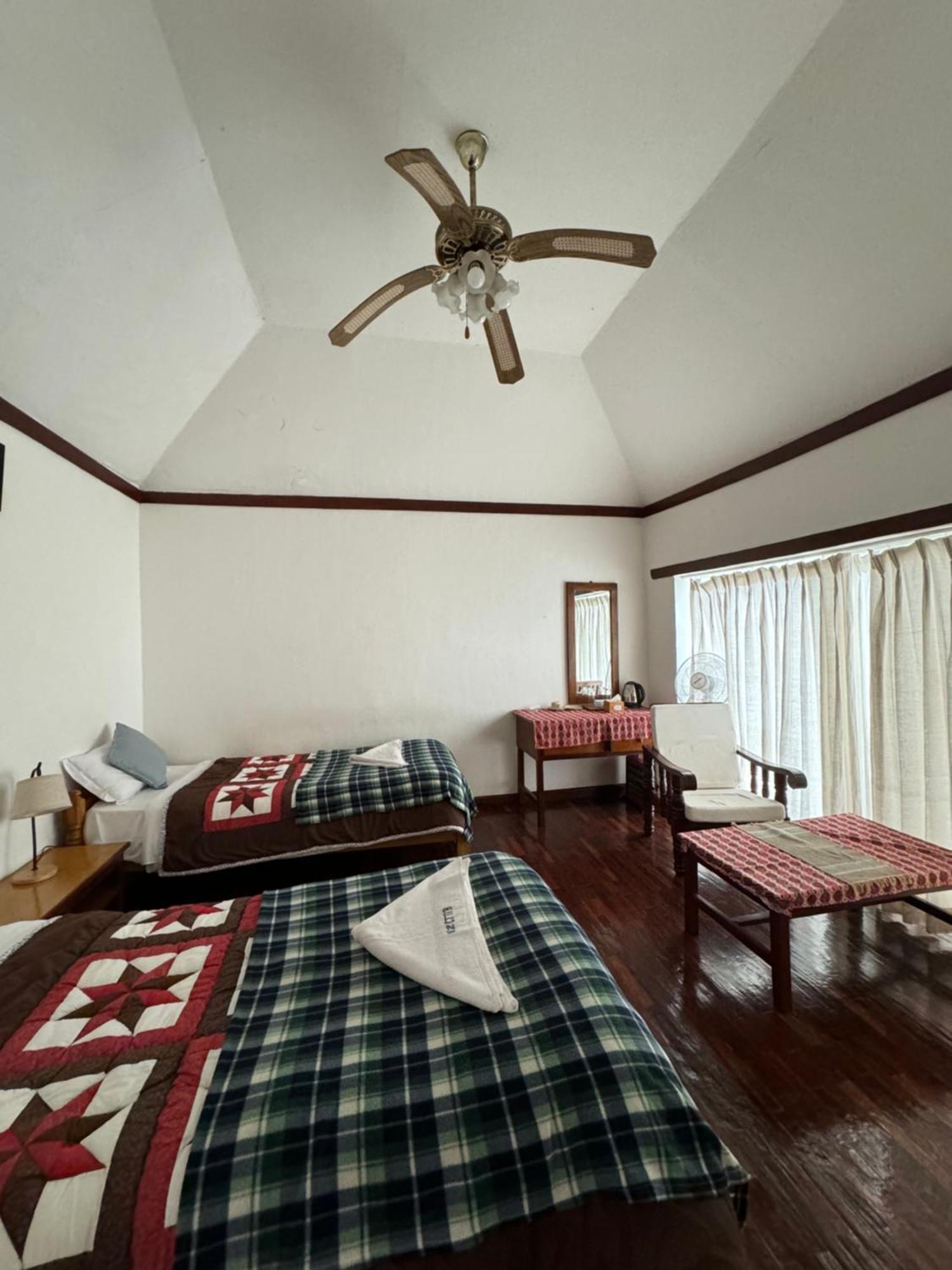 Es Deurali Resort Pokhara Zewnętrze zdjęcie