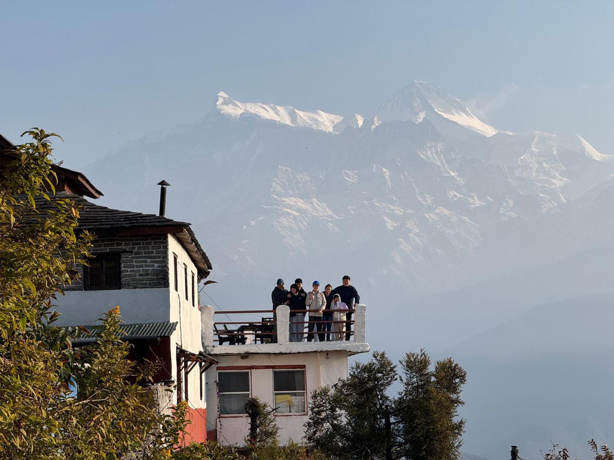 Es Deurali Resort Pokhara Zewnętrze zdjęcie