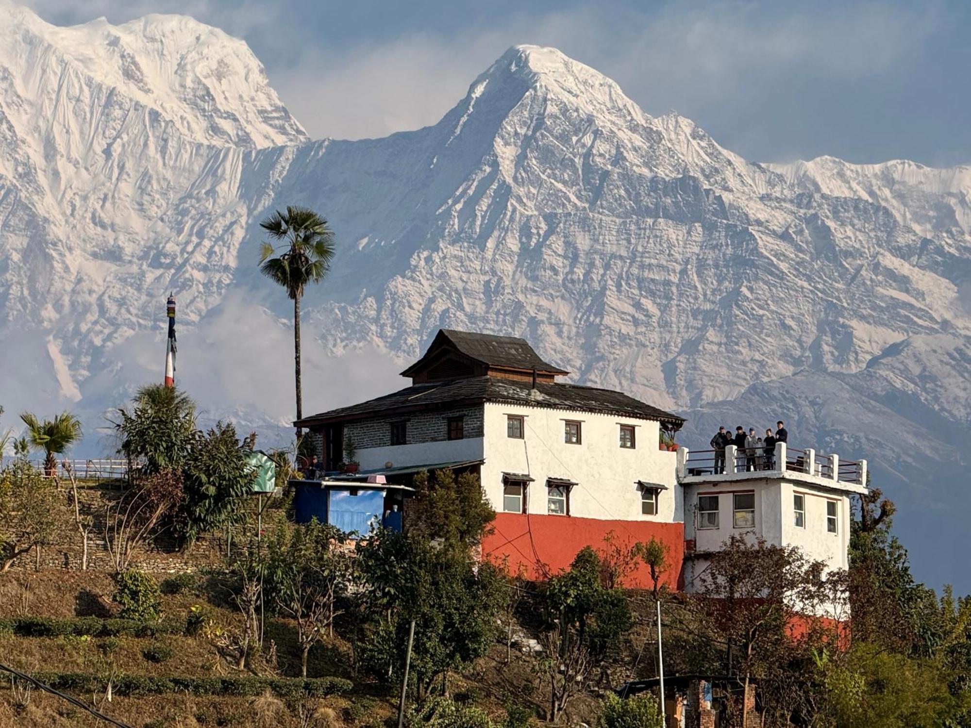 Es Deurali Resort Pokhara Zewnętrze zdjęcie